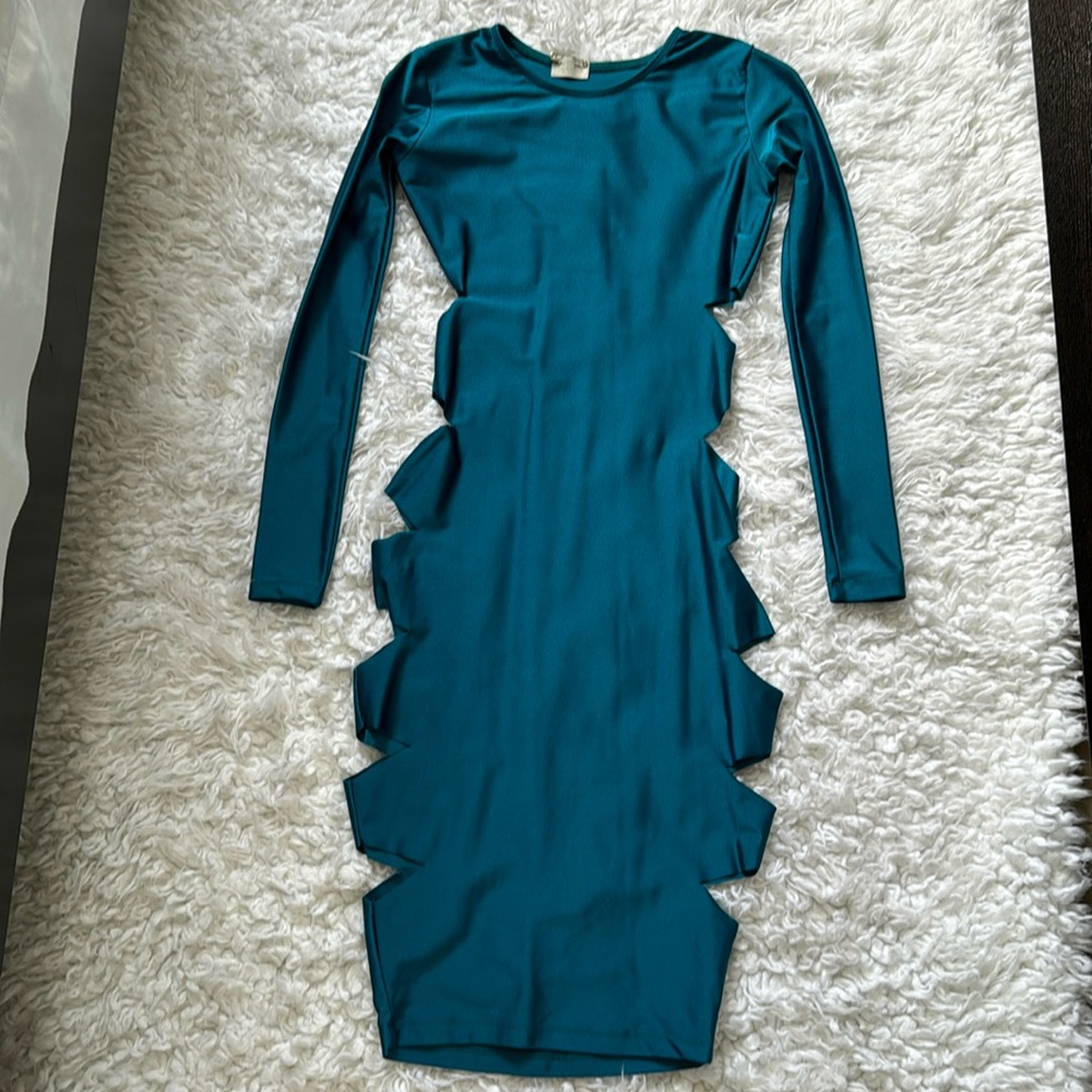 Fashion dress with slits on the side
